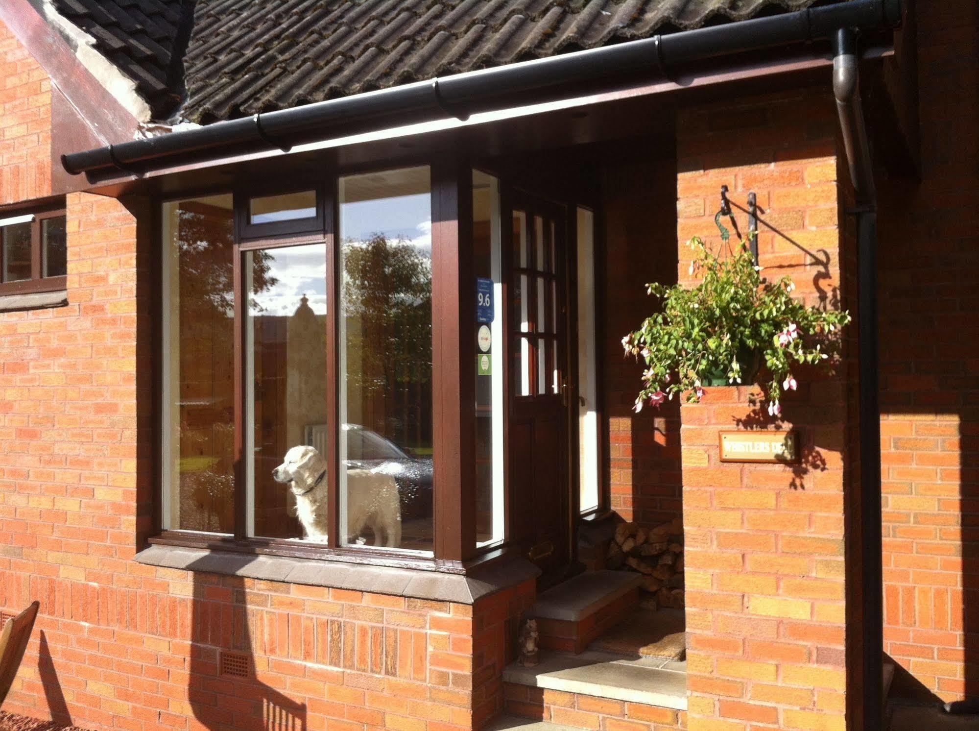 Whistlers Dell B&B Rhu Exterior photo